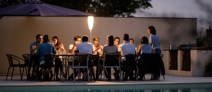 Repas nocturne autour du brasero